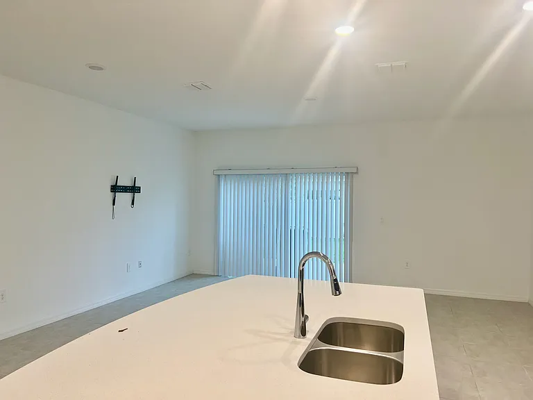 1287 Axel Graeson Ave — Photo 2