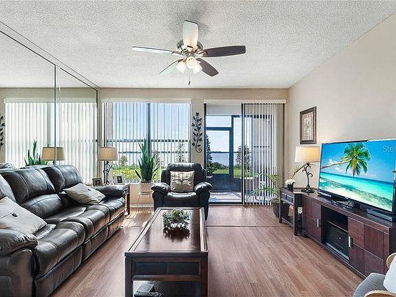 5th image of 104 Laurel Cove Way