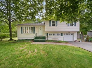 176 N Middletown Rd, Nanuet, NY 10954