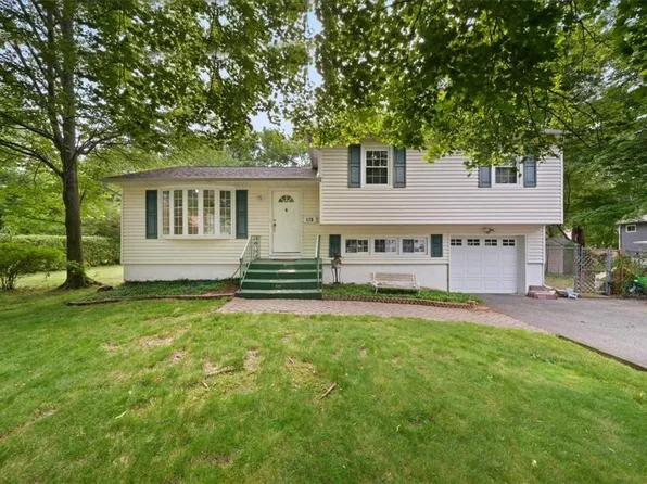 176 N Middletown Road, Nanuet, NY 10954