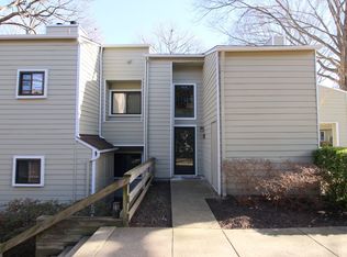 1956B Villaridge Dr, Reston, VA 20191