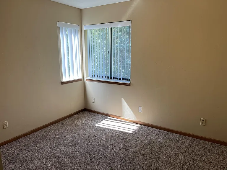 122 Burke Ave #11 — Photo 5