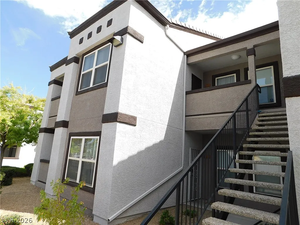 2 bed, 2.0 bath, 937 sqft, $1,450 — Photo 2