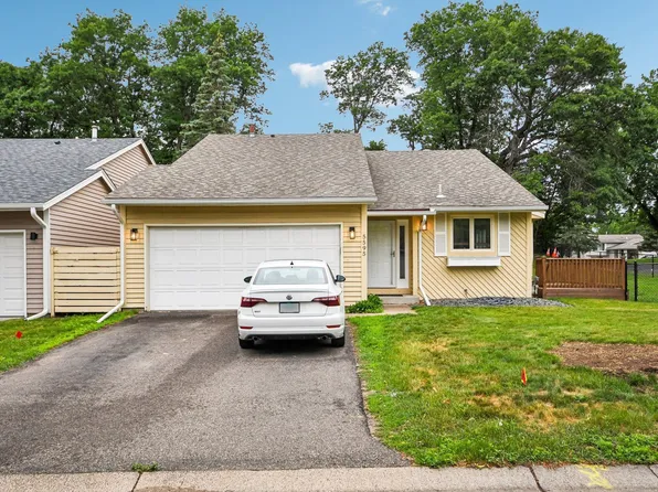5595 Albert St, Shoreview, MN 55126