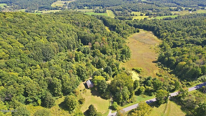 5th image of 674 Dunbar Road
