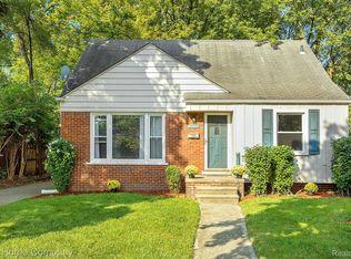 23261 Norwood St, Oak Park, MI 48237