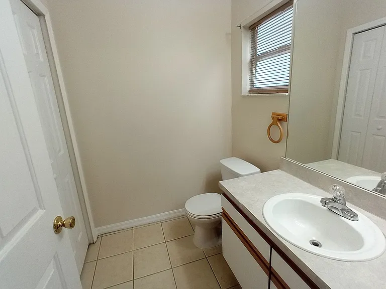 880 E Columbia Ave — Photo 16
