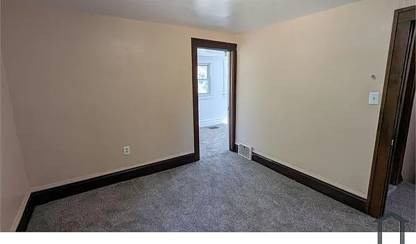443 W Thornton St — Photo 26
