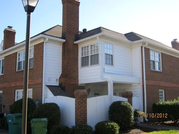 112H Chippenham Dr, Yorktown, VA 23693