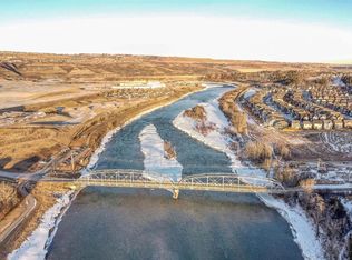 206 E Riviera Vw, Cochrane, AB T4C0Z2