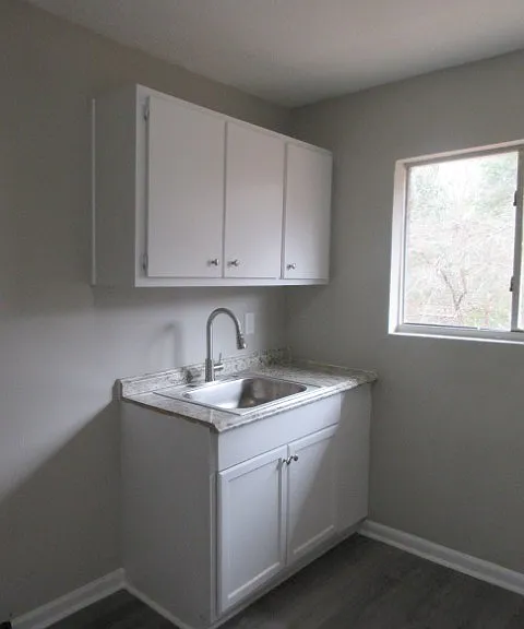 784 Terminal Ct #13 — Photo 5