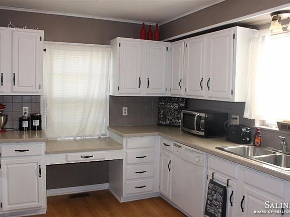3rd image of 881 S. 11th St.