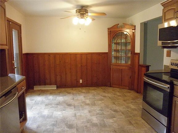 3rd image of 757 W Hanna Ave