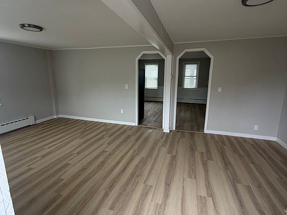 2nd image of 32 S Walnut St #32