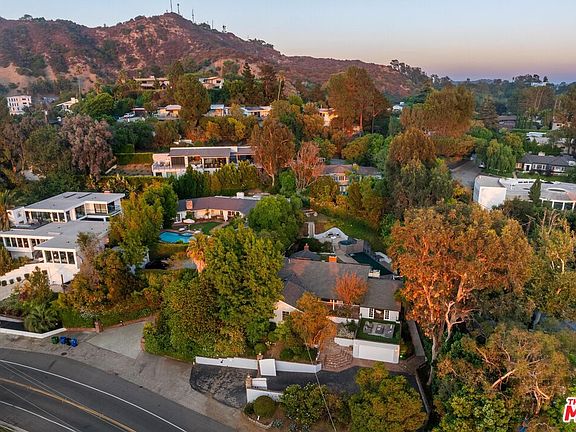2nd image of 8056 Mulholland Dr