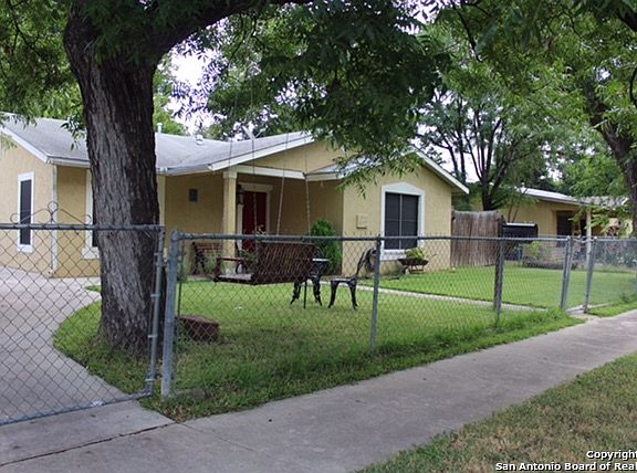 2nd image of 1511 Vera Cruz St