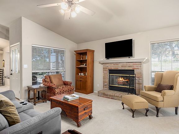 3rd image of 1252 Victory Ln