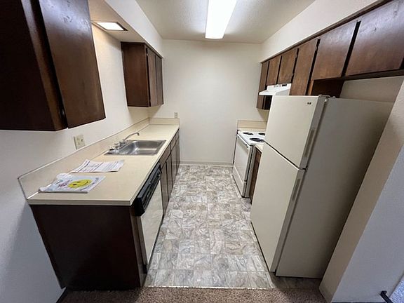 5th image of 2204-2242 SE Taylor St #2206