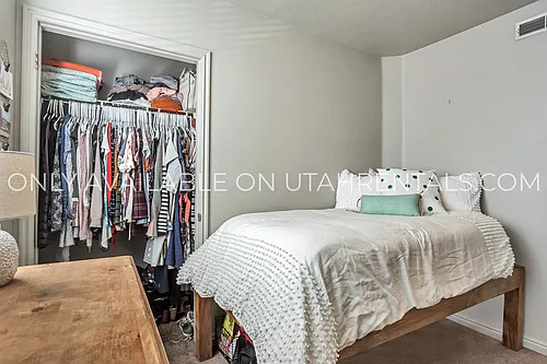 843 E 620 N Photo 1