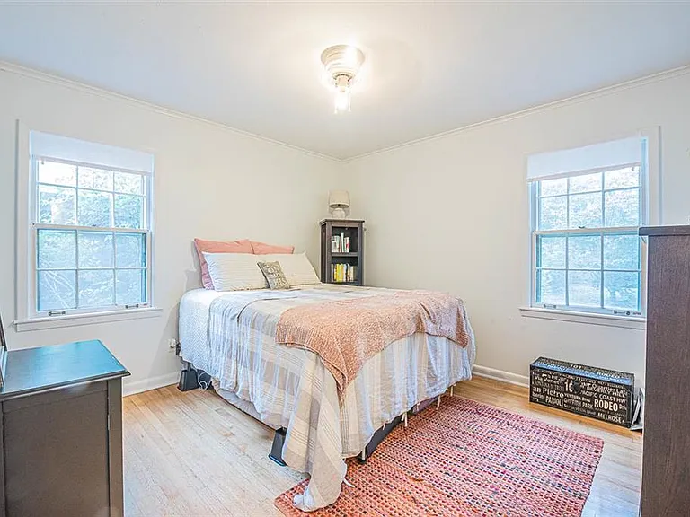 1639 Ivy Rd — Photo 17