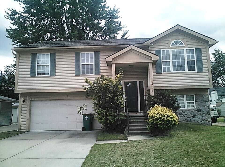 1st image of 203 La Plaza Ct