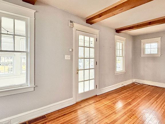 4th image of 7041 Harvey Ave
