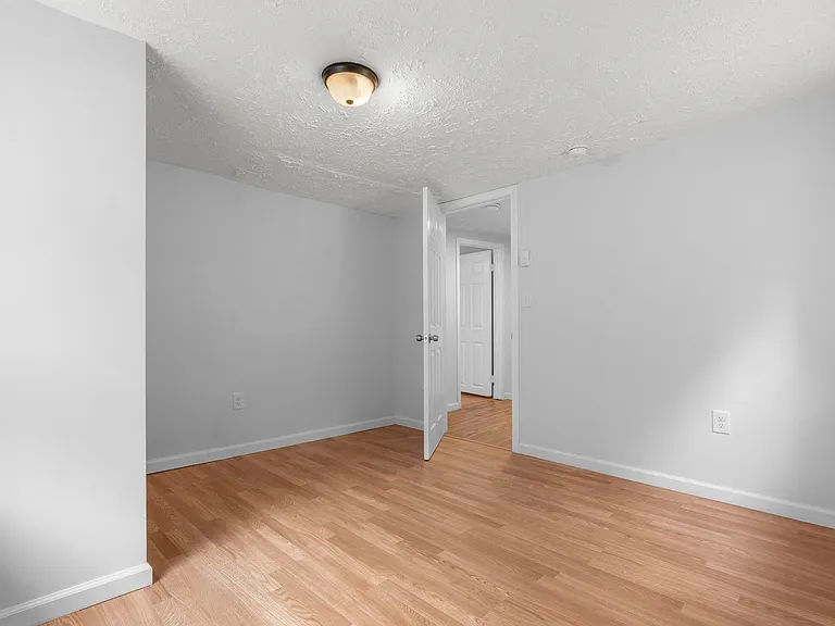 90 Everett St #2 — Photo 9