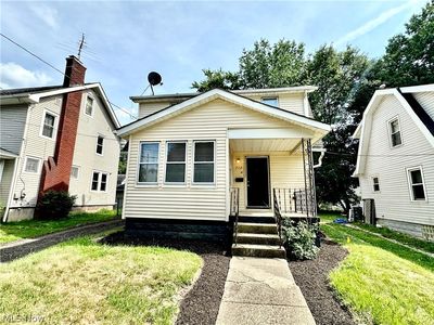712 Lovers Ln, Akron, OH, 44306