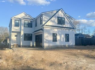 78 Lakeshore Dr, Westwood, MA 02090