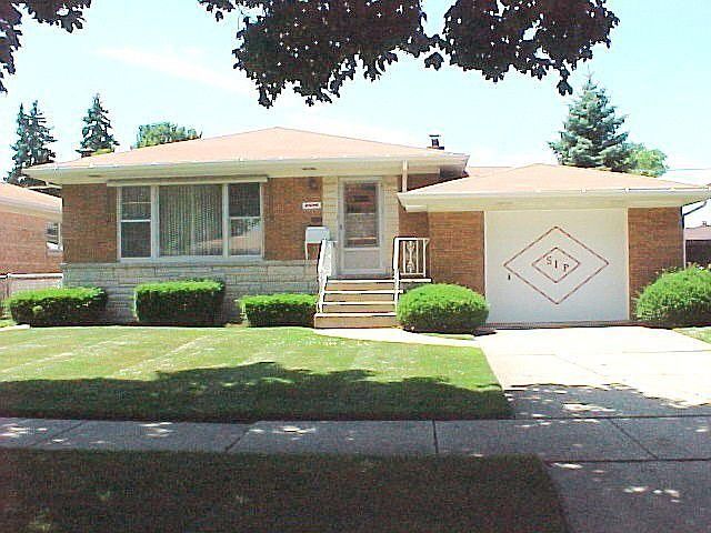 1st image of 2938 Dora St