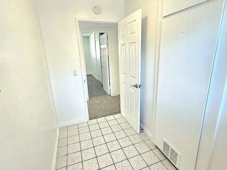 Beach Walk Apartments — Photo 17