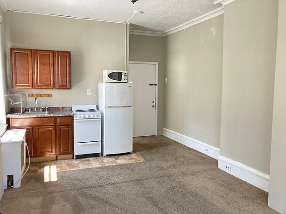 3rd image of 1243 E Susquehanna Ave APT 2R
