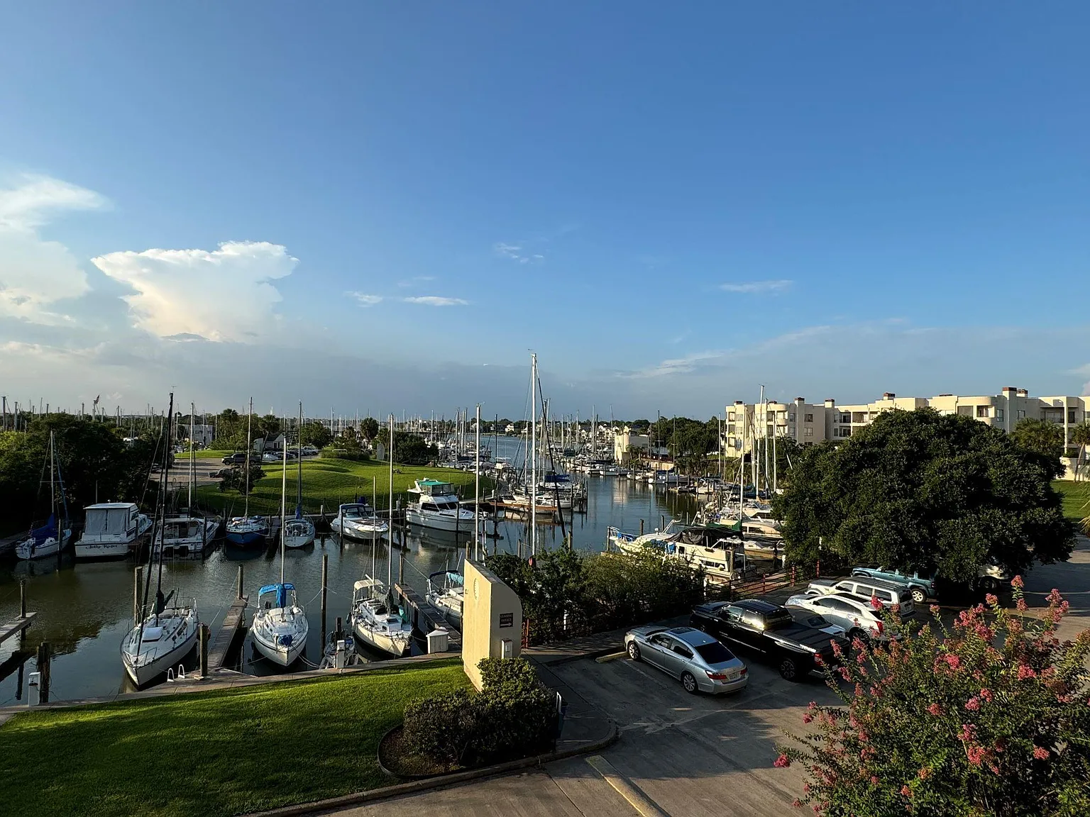 2 bed, 4.0 bath, 1231 sqft, $1,700 — Photo 1