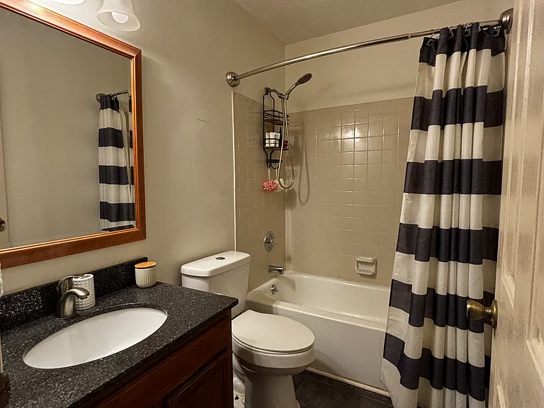 3831 Armitage Dr — Photo 15