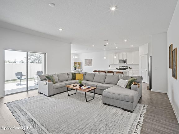 2nd image of 311 Branchwood Pl
