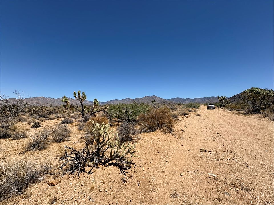 2nd image of 208-04-227 E Maricopa Drive