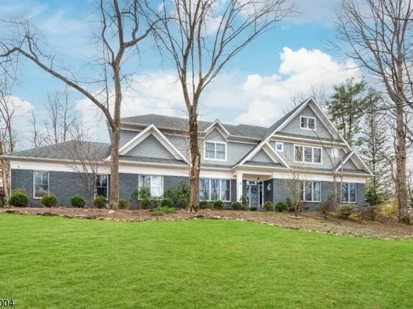 25 LAWRENCE DRIVE, Millburn Twp., NJ 07078