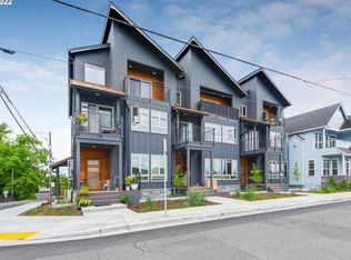 306 N Bridgeton Rd #B, Portland, OR 97217