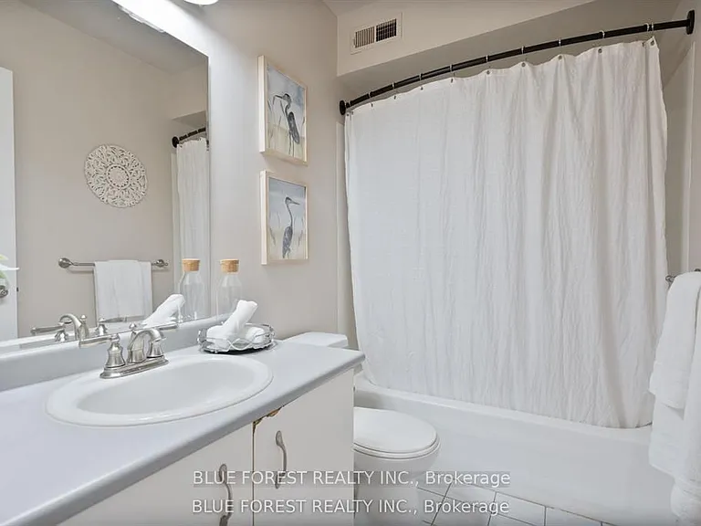 1275 Bentley Dr #310 — Photo 3