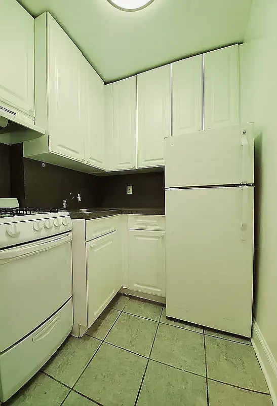 60 Turner Place — Photo 2