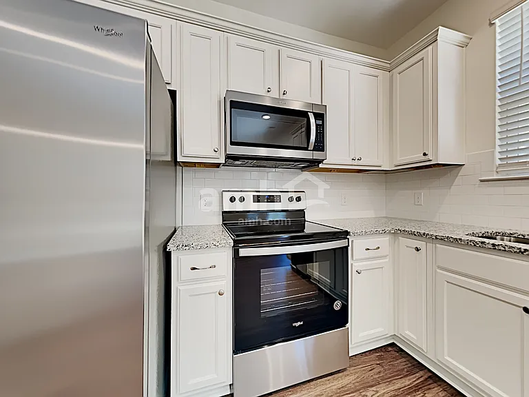 149 Blackstone Dr — Photo 3