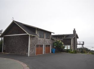 17265 Crissey Rd, Smith River, CA 95567