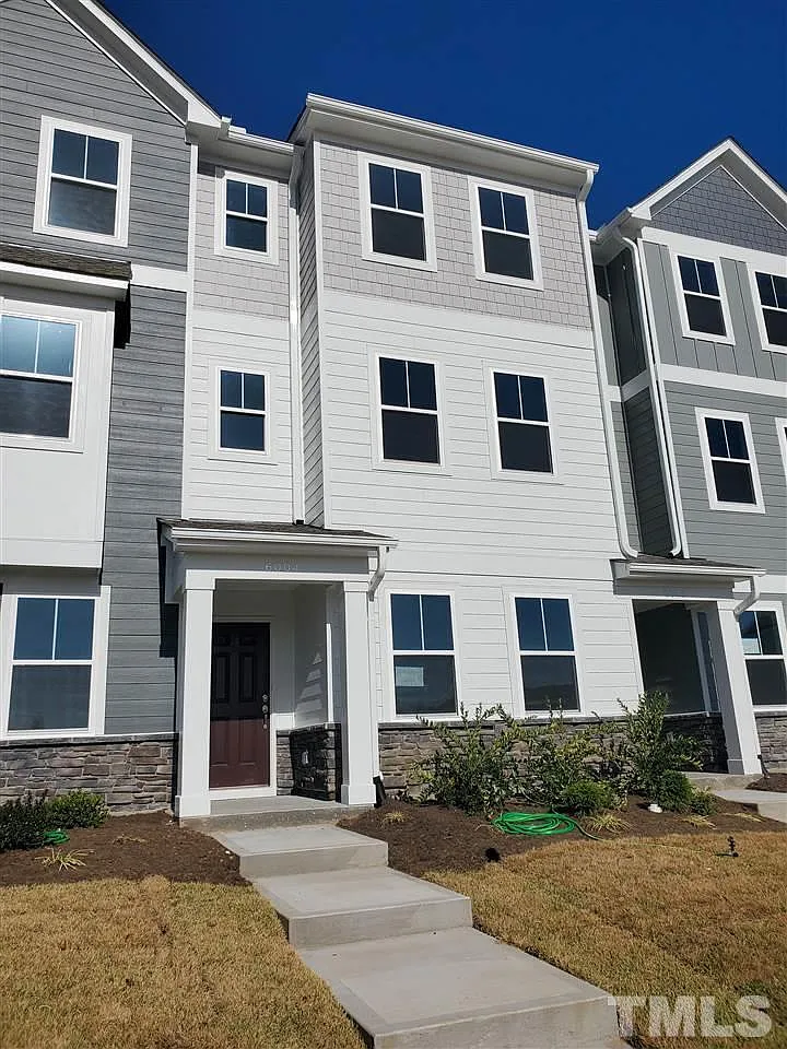 3 bed, 3.5 bath, 1695 sqft, $1,850 — Photo 2