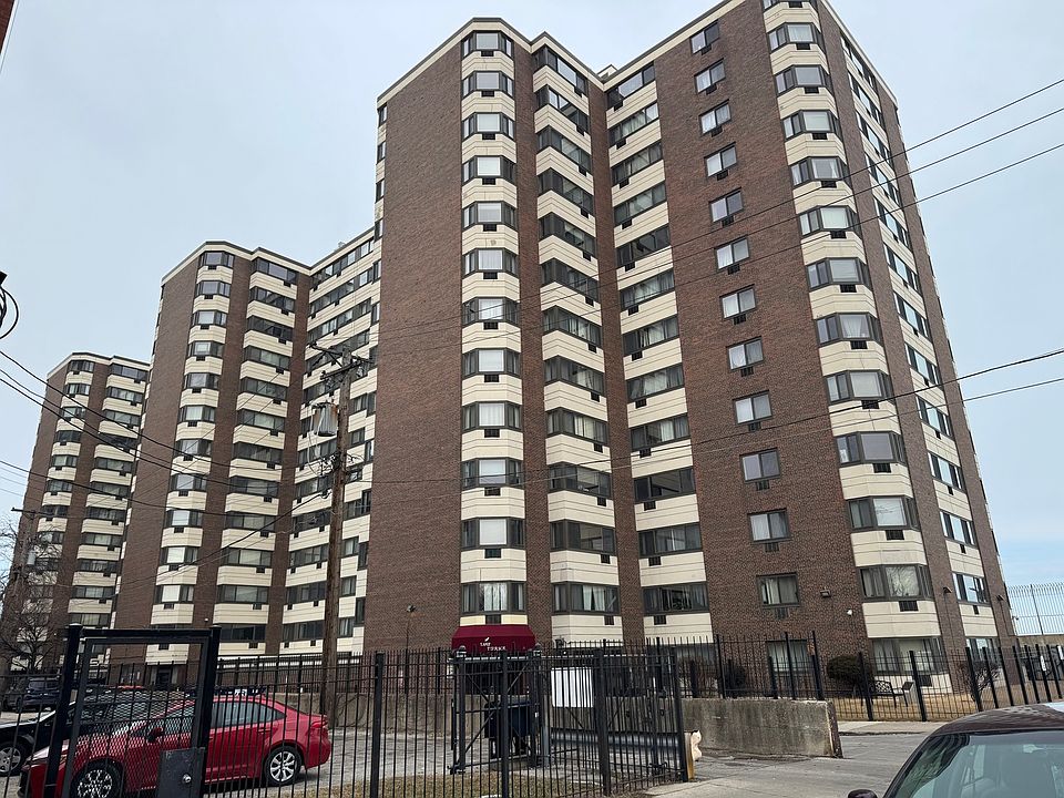 1st image of 7337 S South Shore Dr APT 1221