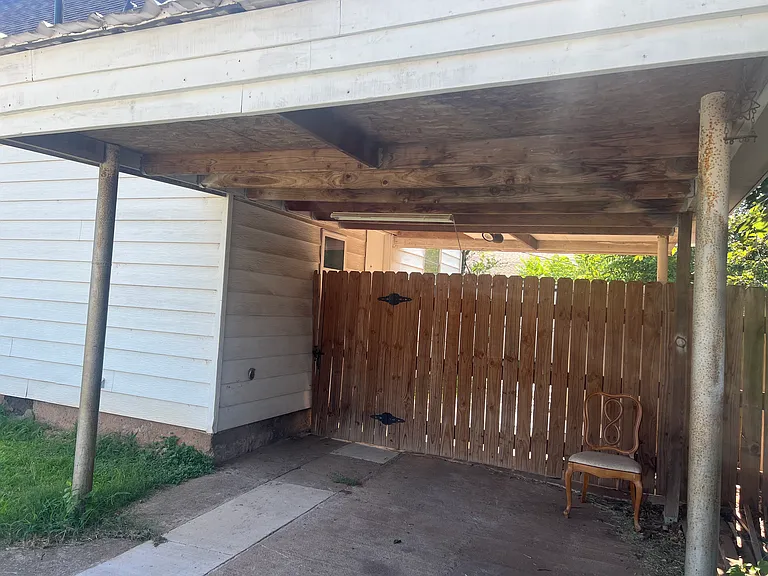 727 W Minnesota Ave — Photo 4