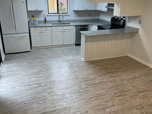 3rd image of 406 Marsh Duck Way #406