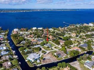 5838 Sunnyside Ln, Fort Myers, FL 33919