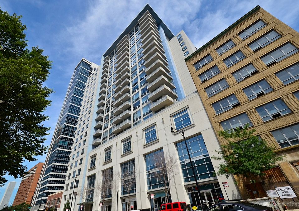 1st image of 1305 S Michigan Ave APT 1203