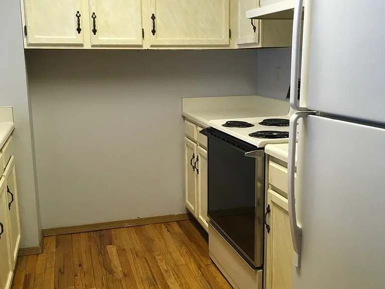 4249 Hunting Meadows Cir — Photo 7