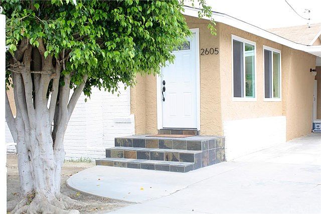 1st image of 2605 W Pomona St